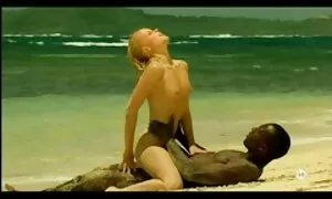 בלונדינית לבנה צעירה ...